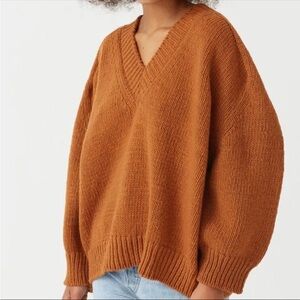 Babaa V-Neck Sweater in Rust
